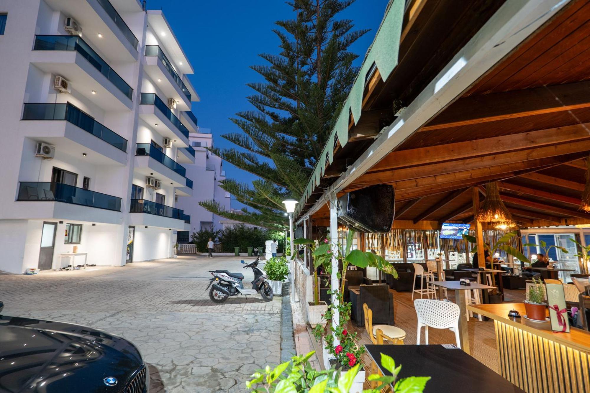 Hotel Kompleks Joni ซารานเดอ ภายนอก รูปภาพ