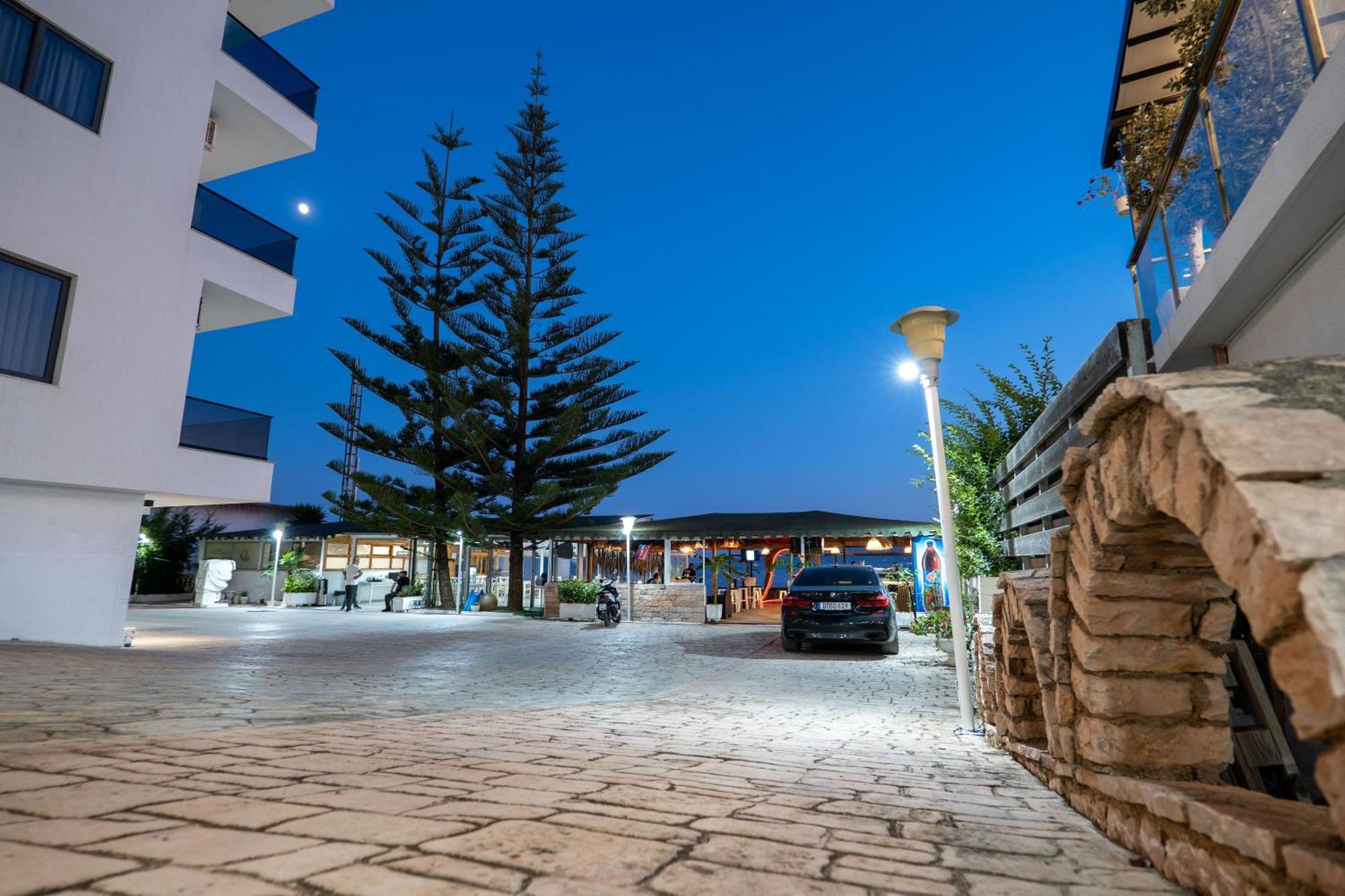 Hotel Kompleks Joni ซารานเดอ ภายนอก รูปภาพ